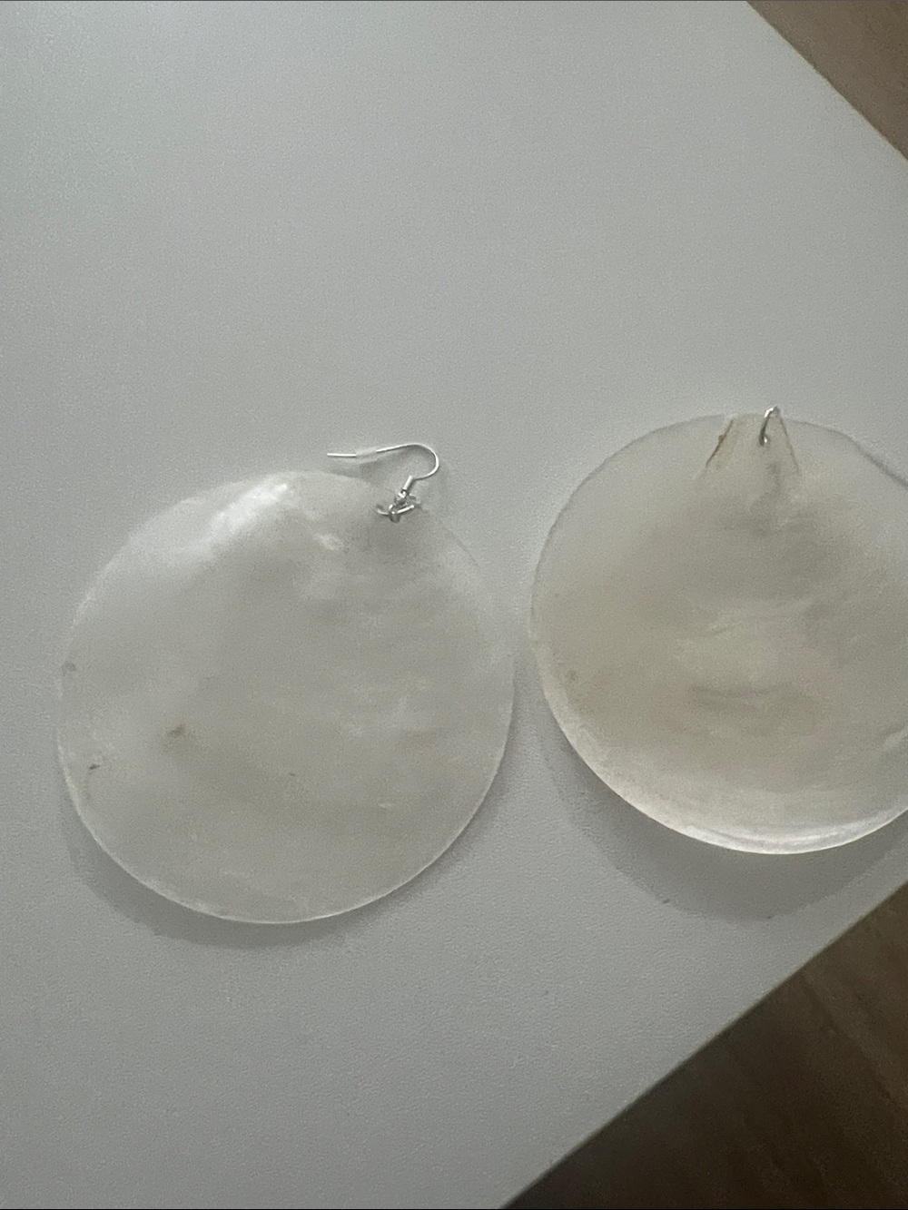 Susmie Shell Earrings - Picture 3 of 3